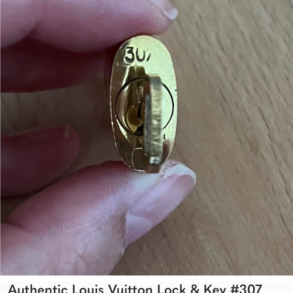 Louis Vuitton Gold Padlock Chain Necklace - Picture 9 of 15
